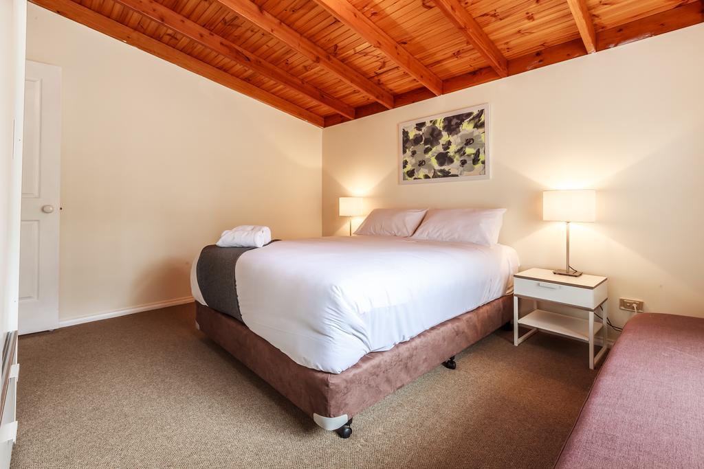 The Cottages At Hepburn Springs Room photo