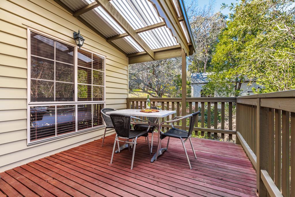 The Cottages At Hepburn Springs Room photo