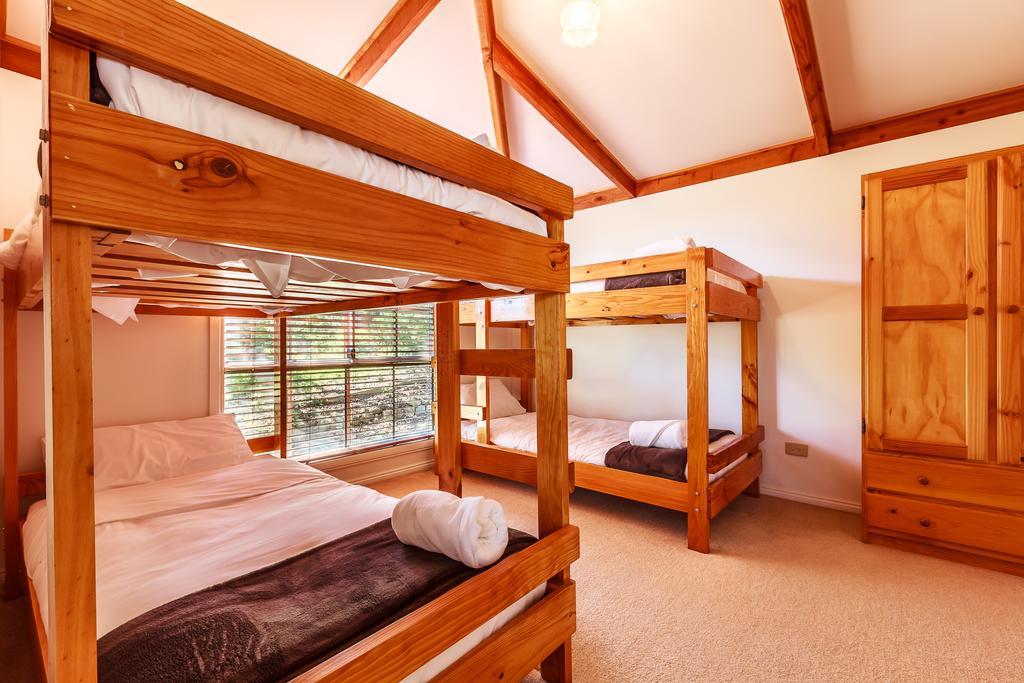 The Cottages At Hepburn Springs Room photo